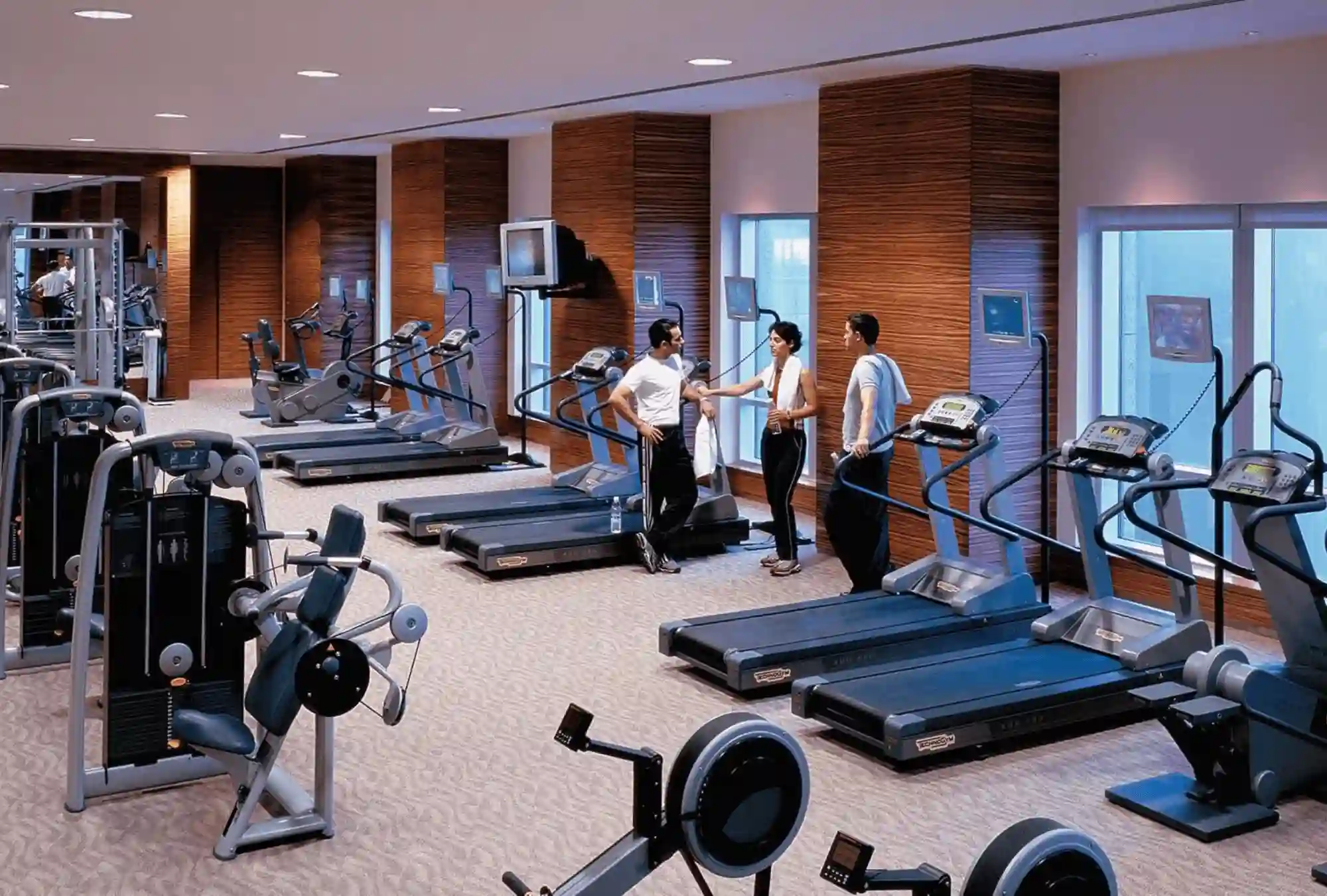 迪拜市中心的健身房